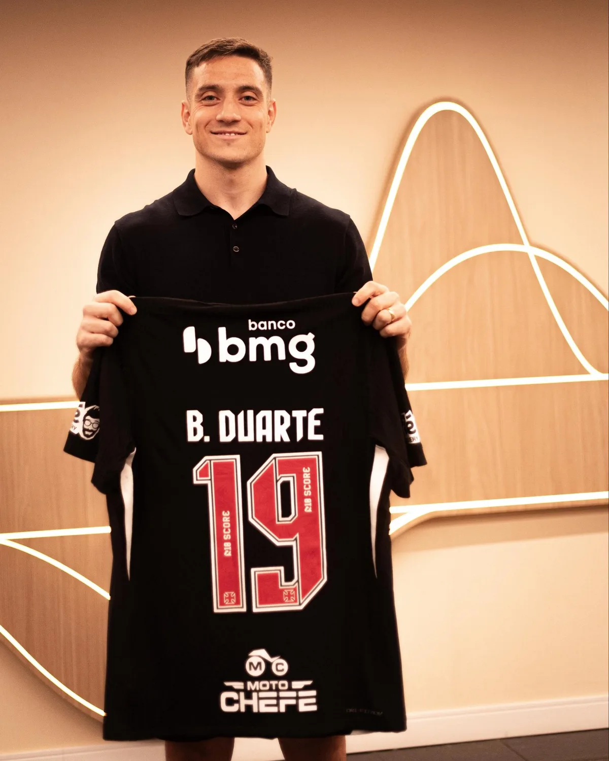 Vasco anuncia a contratação de Bruno Duarte
