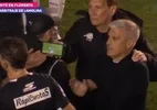 Jogo da segunda divisão da Argentina tem VAR no celular e acaba em confusão