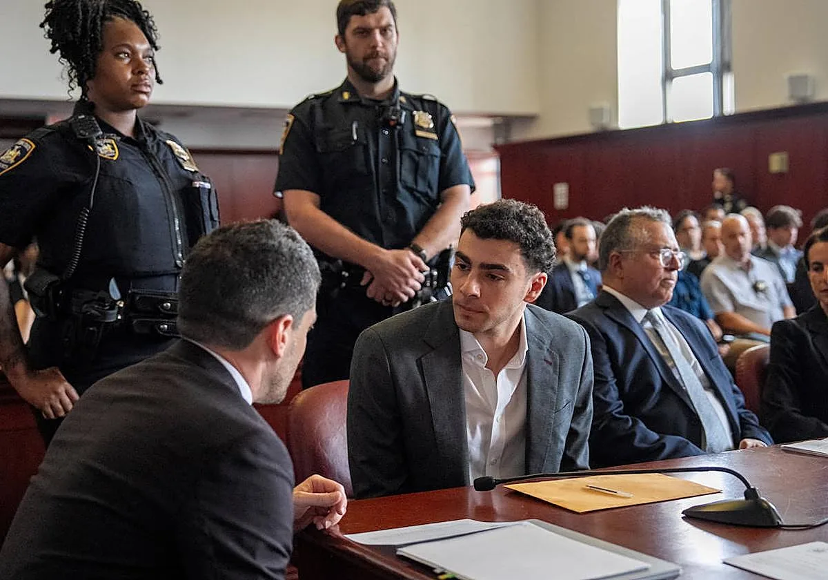El juicio estatal a Luigi Mangione se pospone tras su declaración de culpabilidad ante una jueza en Nueva York