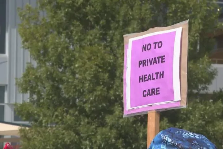 Lethbridge protesters rally as Alberta’s Bill 11 takes effect