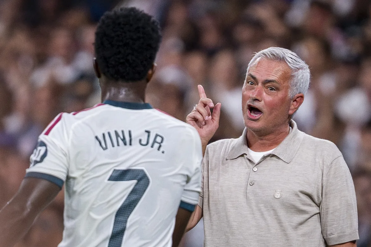 Vini Jr. é criticado por jornal espanhol: "Chega ao fundo do poço"