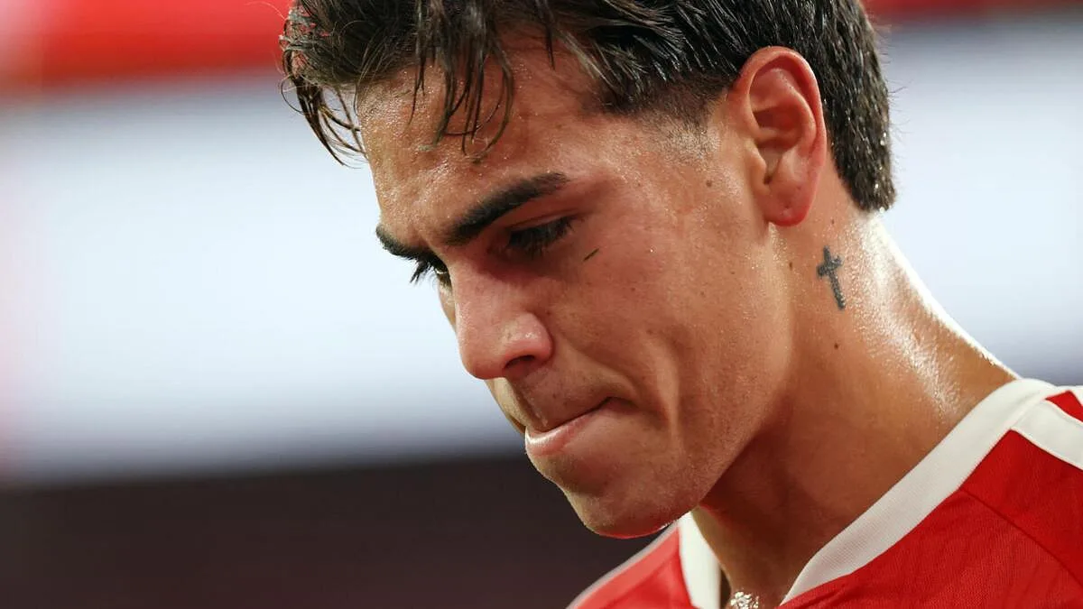 Má notícia no Benfica: Enzo Barrenechea lesionou-se e vai ser operado