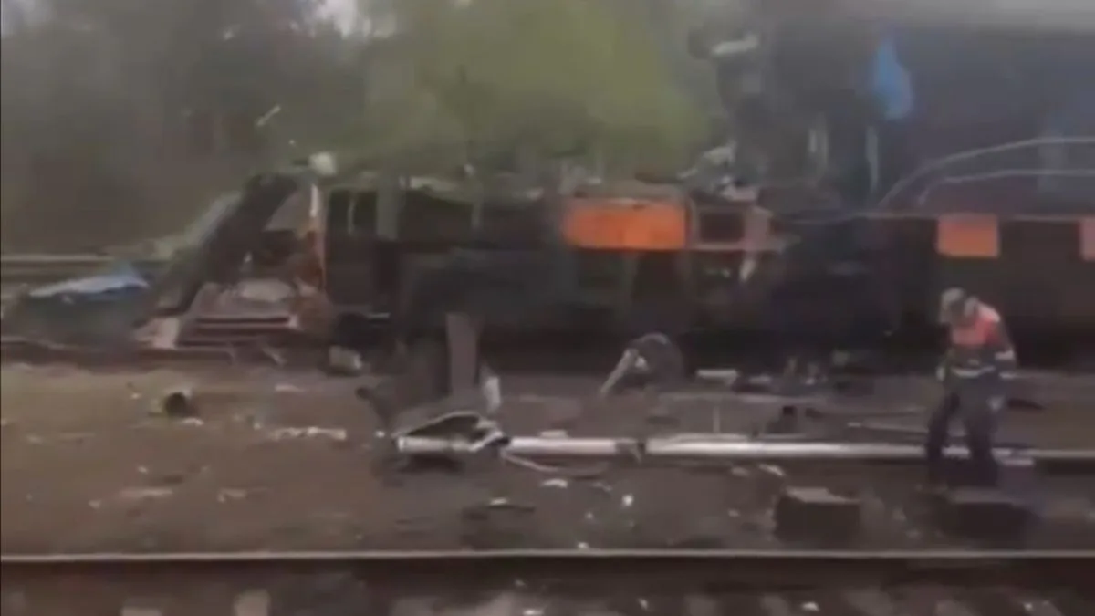 Guerra en Ucrania: Rusia atacó un tren cerca de Polonia y generó alarma en un convoy que llevaba a Boris Johnson