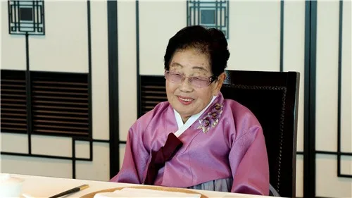 "100세에도 매일 출근"…한화손보, 최고령 설계사 헌정식