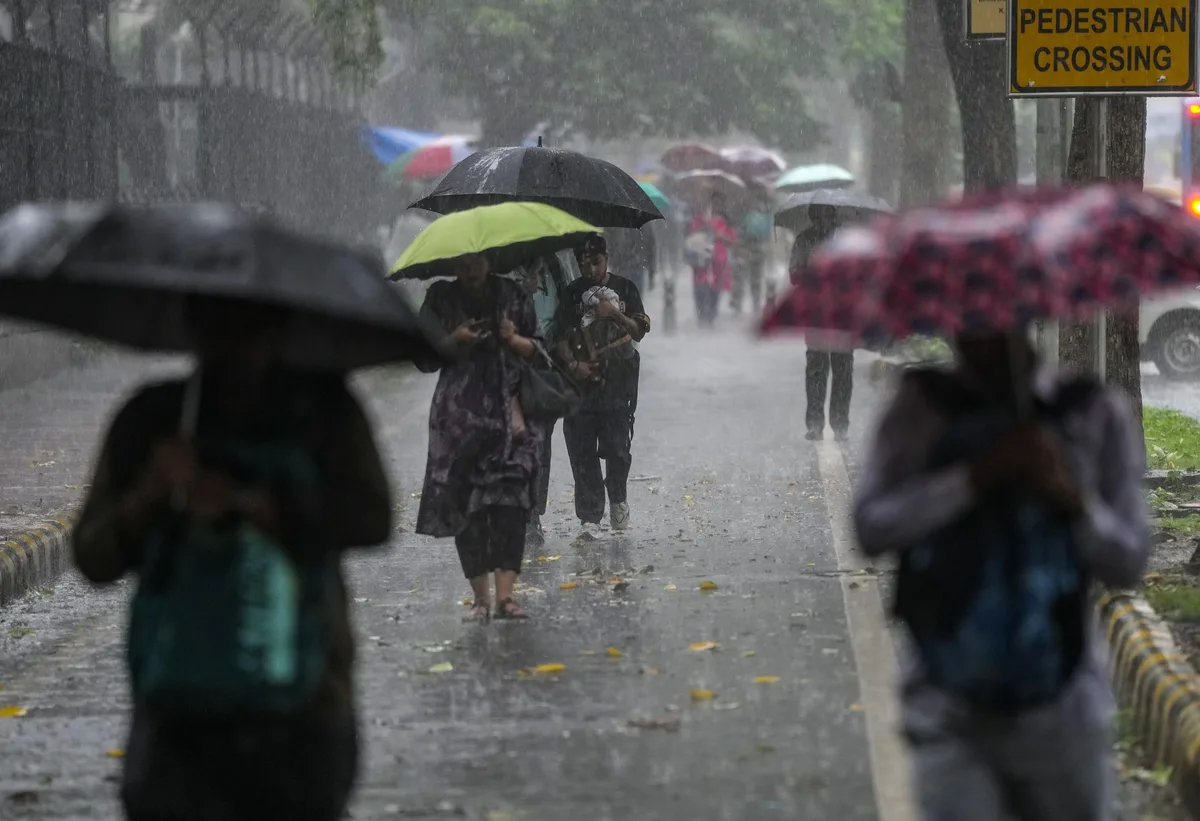 Rain lashes parts of Delhi; IMD forecasts widespread showers across India