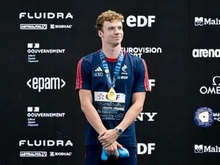 Léon Marchand révèle sa passion pour échapper à la natation : l’histoire de l’art