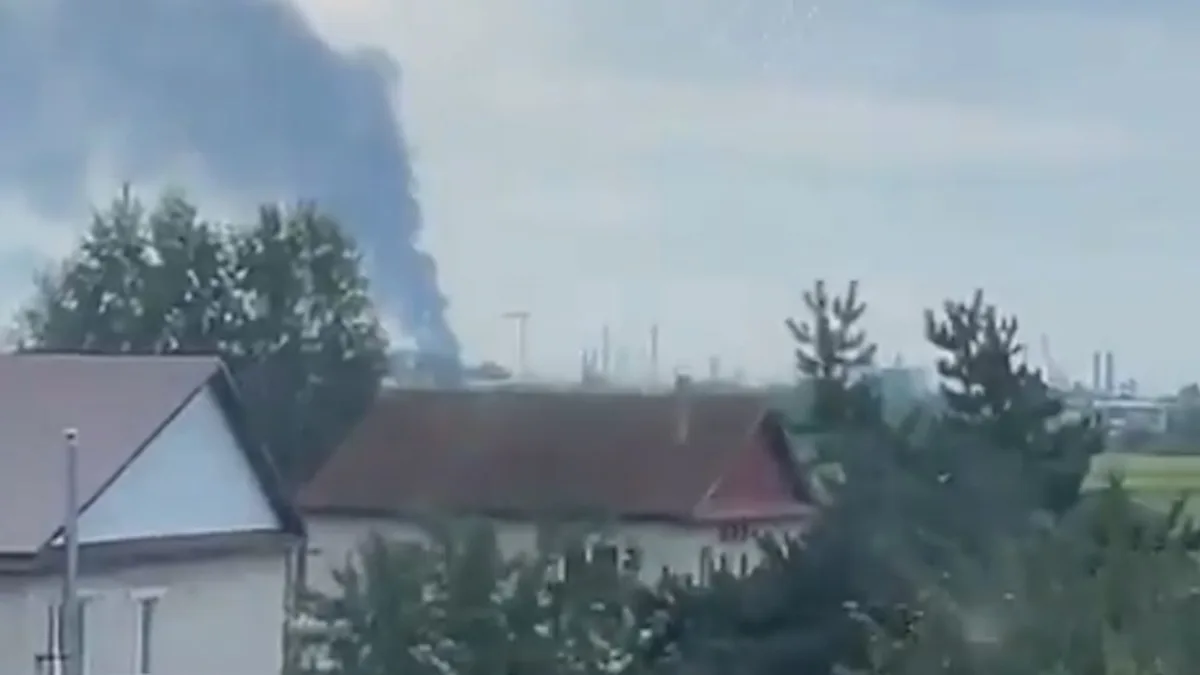 Ucrania atacó una refinería al oeste de los Urales y un aeródromo militar en Volgogrado