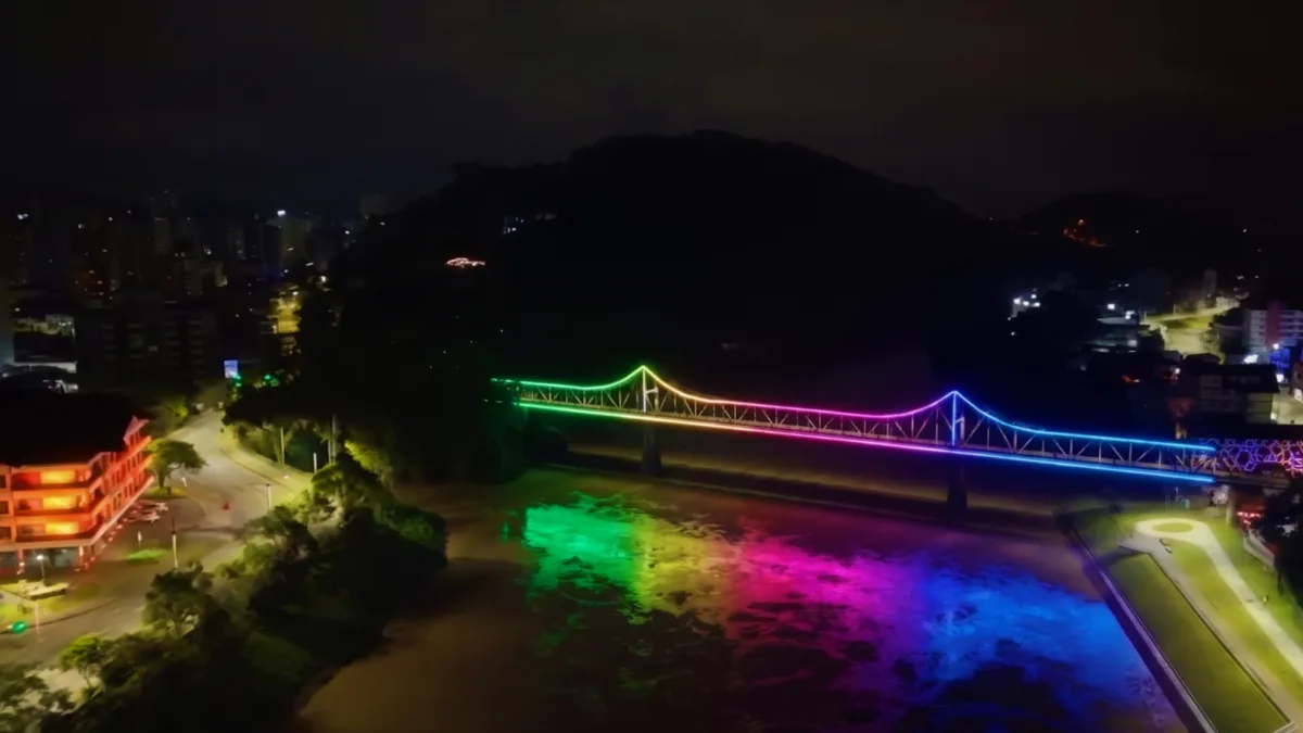 Ponte de Ferro, em Blumenau, de cara nova