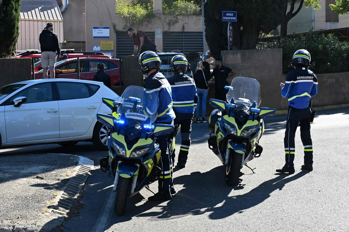 Detenido un menor en Francia tras disparar al director de un instituto y a una profesora
