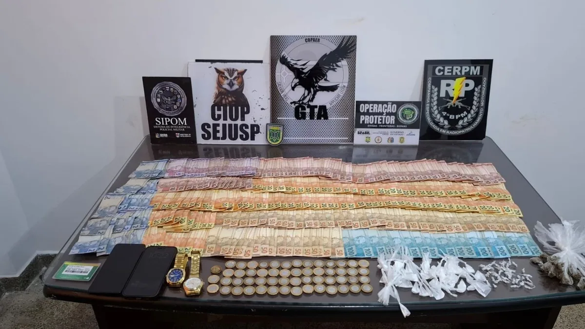 Polícia localiza base de grupo criminoso em Santana e apreende R$ 8 mil, drogas e celulares
