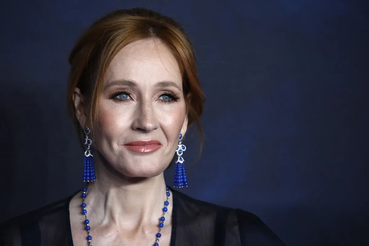 BBC vai produzir série documental de J.K. Rowling, autora de Harry Potter