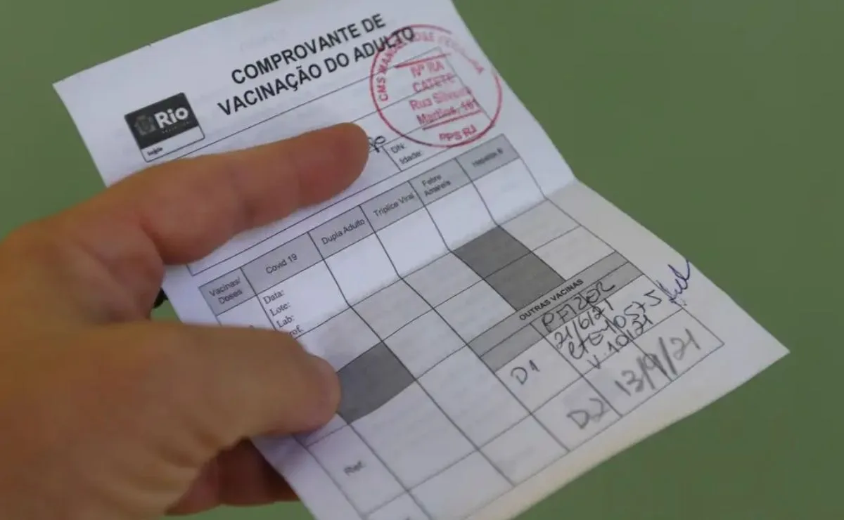 18 grupos que vendiam passaportes vacinais falsos e registros adulterados no SUS são derrubados no Telegram