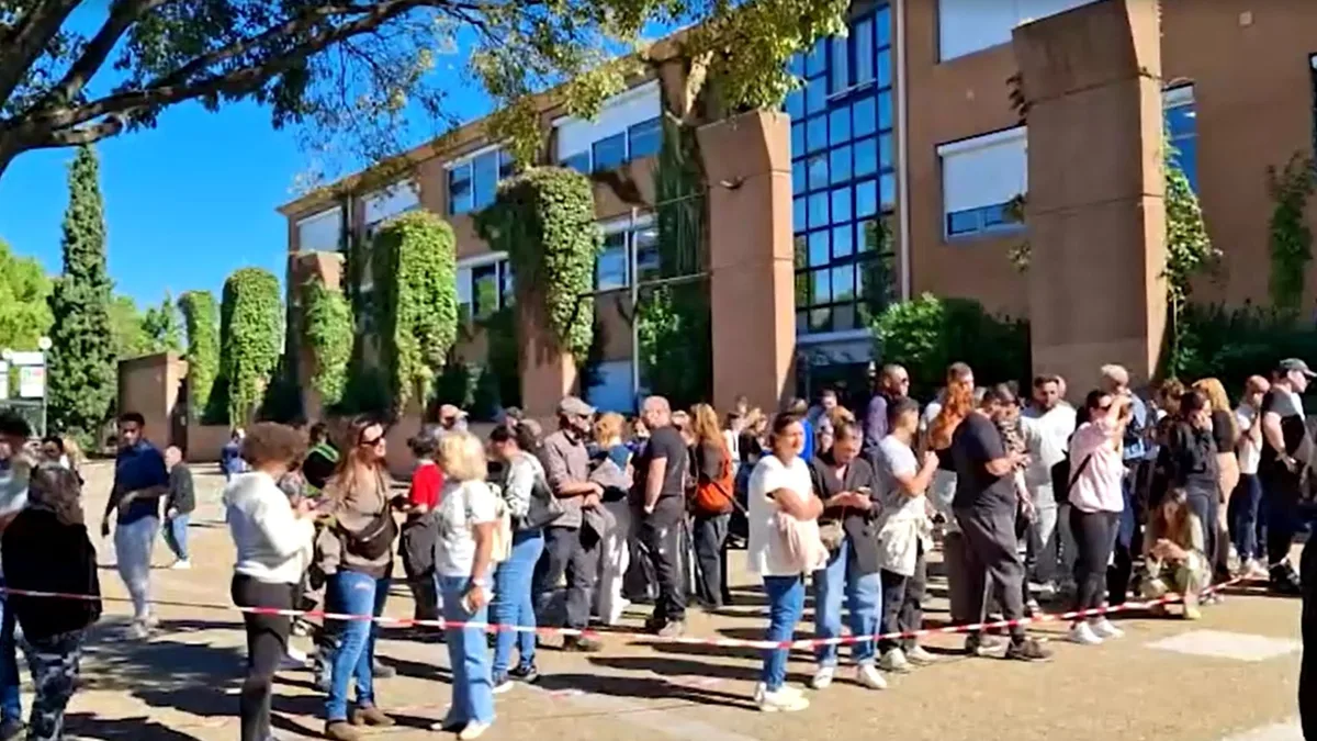 Aluno abre fogo em escola na França e deixa feridos; 'Saímos correndo em pânico', diz estudante