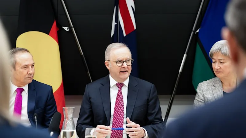 Albanese tells Queensland to get with the program on AI revolution