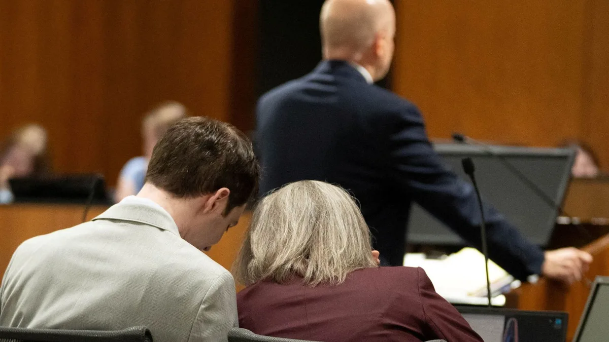 El juez de Utah ordena que Tyler Robinson vaya a juicio por el asesinato de Charlie Kirk