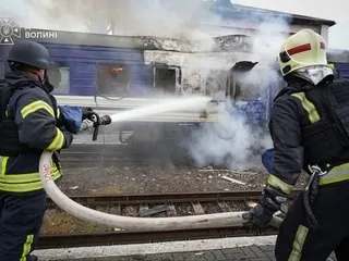 Guerre en Ukraine : ce que l’on sait de la frappe russe qui a visé un train fréquenté par des responsables de haut rang