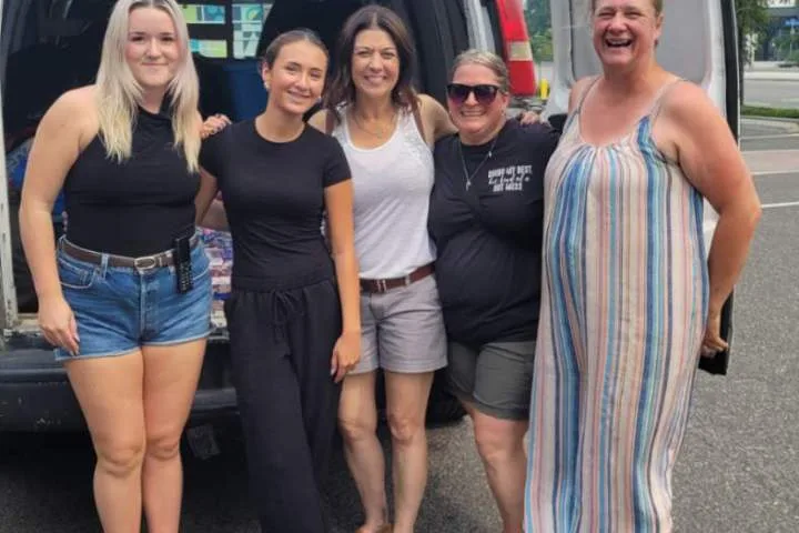Okanagan communities rally around Bald Range wildfire evacuees