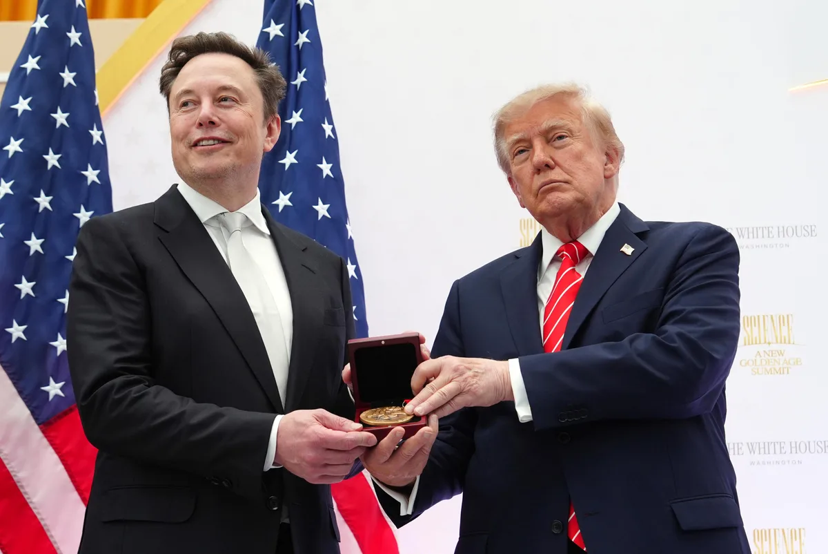 En un esfuerzo por salvar a los republicanos en las próximas elecciones, Elon Musk se convierte en el mayor donante