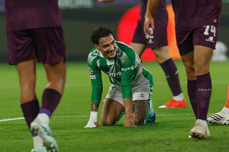 Antony denuncia un robo en su casa durante el Betis - Oporto: «Es difícil explicar lo que se siente»