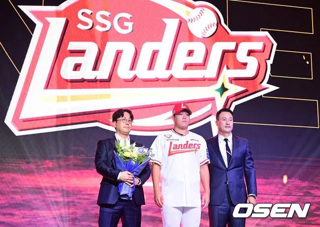 [사진]SSG 2027 신인드래프트 1라운드는 마산고 이윤성