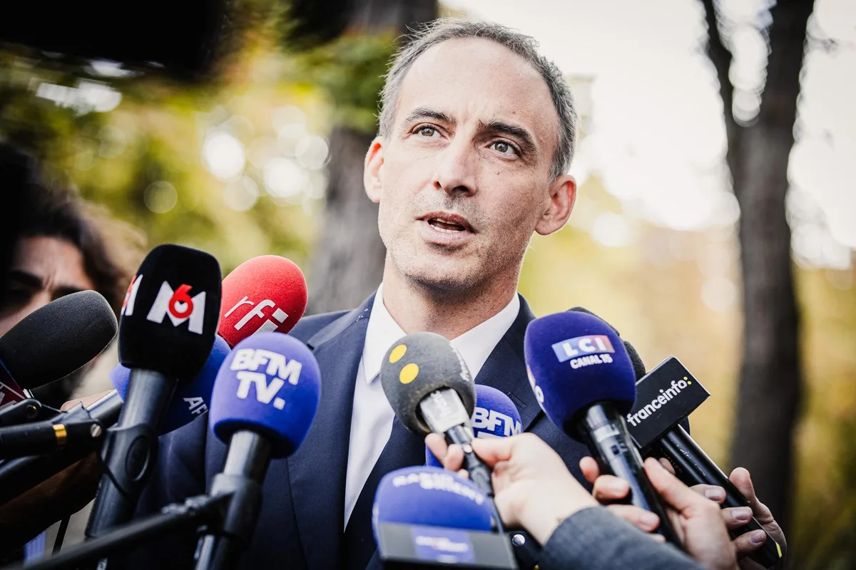 Prix des carburants : passe d’armes entre Glucksmann et le gouvernement sur la taxation des superprofits des entreprises pétrolières