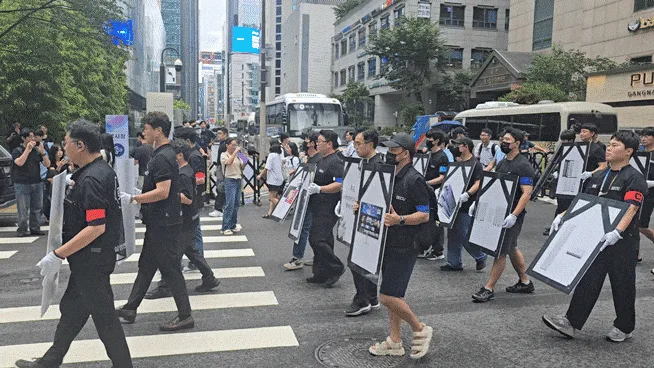 임협 끝났는데 2500명 거리로… 삼성 DX노조 ‘서초 뒷북집회’에 시민도 눈살