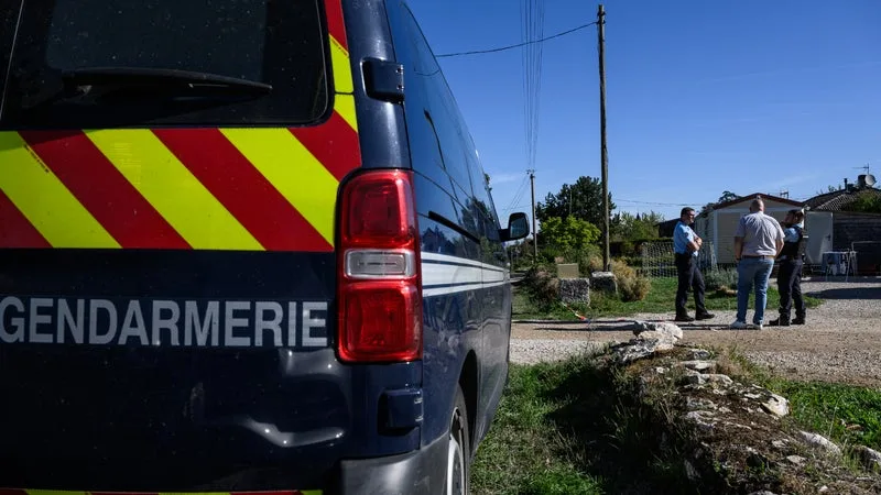 Aube: un sexagénaire tué devant chez lui, ses agresseurs en fuite
