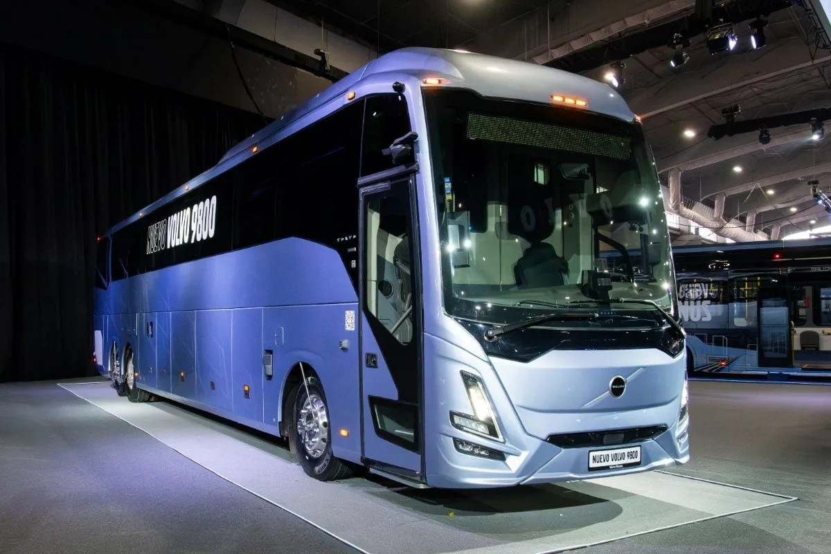 Volvo Buses pone en circulación las primeras unidades del nuevo 9800 en México