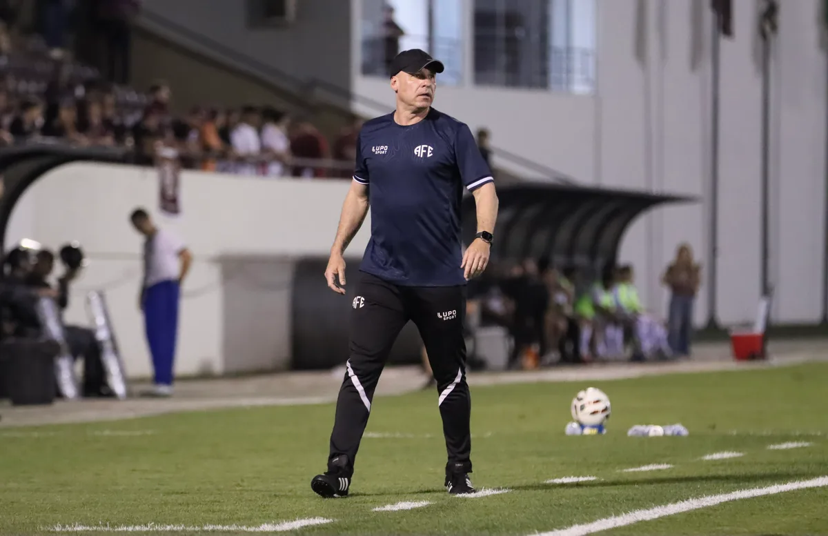 Ex-dupla Re-Pa como jogador, Rogério Corrêa vira carrasco de Paysandu e Remo como técnico