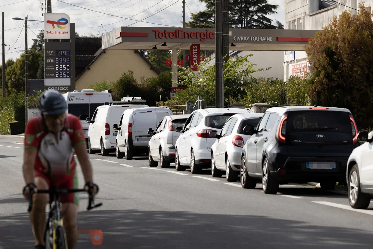 Prix des carburants, fiscalité, canicules… quand les politiques ont la mémoire courte