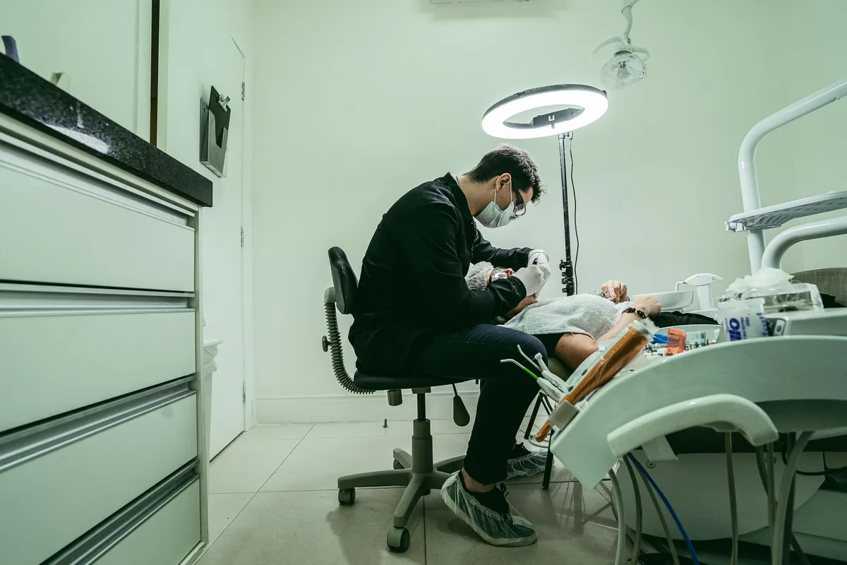 Quer abrir um consultório odontológico? Veja os passos, exigências e custos que um dentista deve considerar