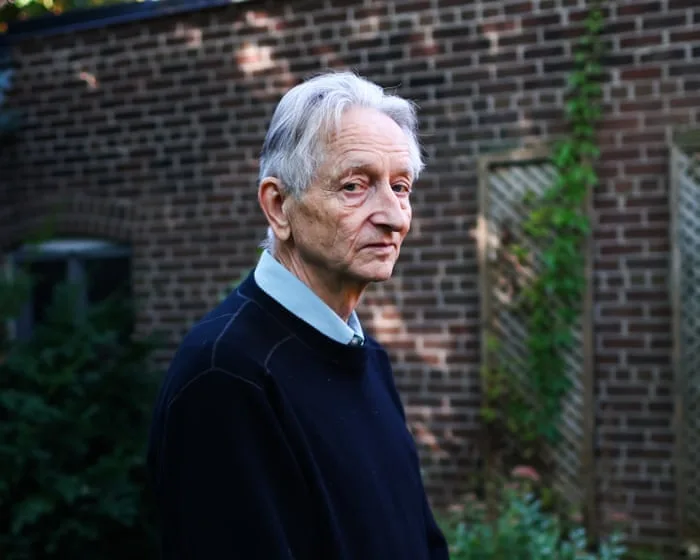 AI godfather Geoffrey Hinton: Trump is ‘corrupt, senile felon’ who knows nothing about AI