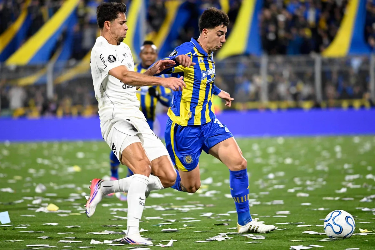 Corinthians fica com um a menos, mas deixa Argentina vivo na Copa Libertadores