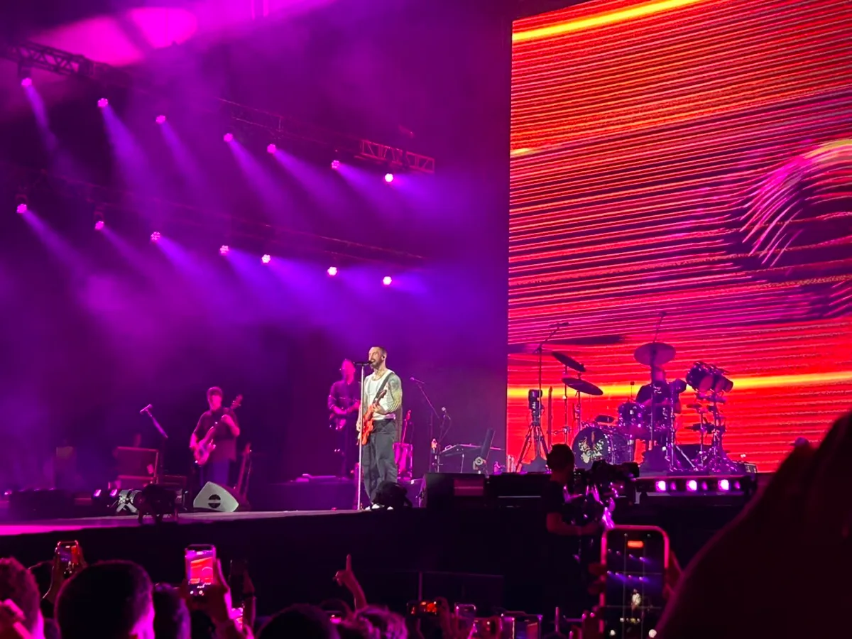 Maroon 5 faz show de reencontros e de realização de sonhos em Salvador dez anos após se apresentar pela primeira vez na cidade