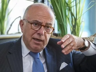 ENTRETIEN. Présidentielle 2027 : face au RN et à LFI, Bernard Cazeneuve en appelle à une « coalition des engagés »