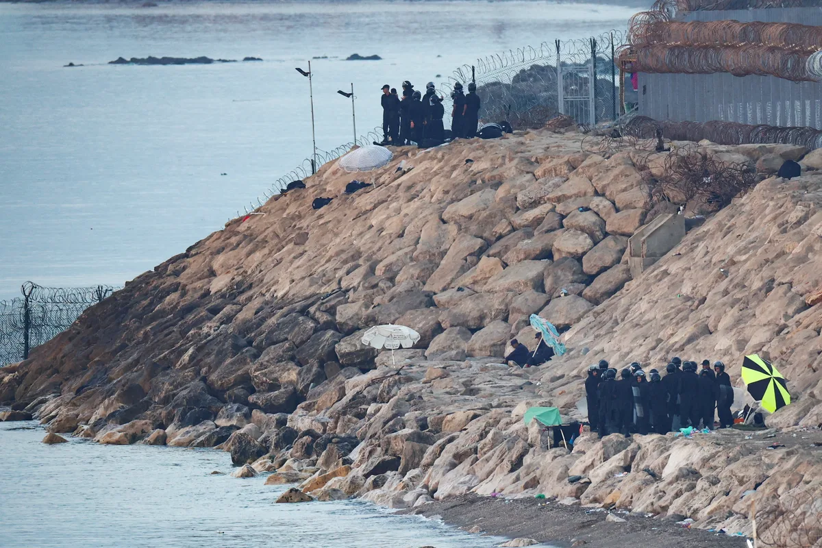 Crise de Ceuta: o dilema do que fazer com as crianças que chegaram sozinhas e que a Espanha não sabe a quem devolver