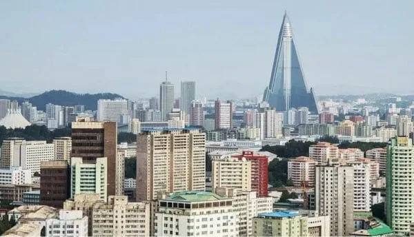 북한에도 '전세'가?…세입자가 갑이라는 주거 정체