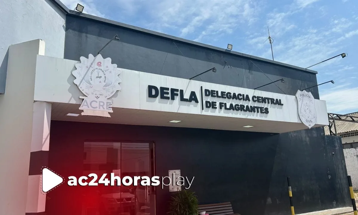 Trabalhador tem motocicleta roubada à mão armada enquanto seguia para o trabalho em Rio Branco