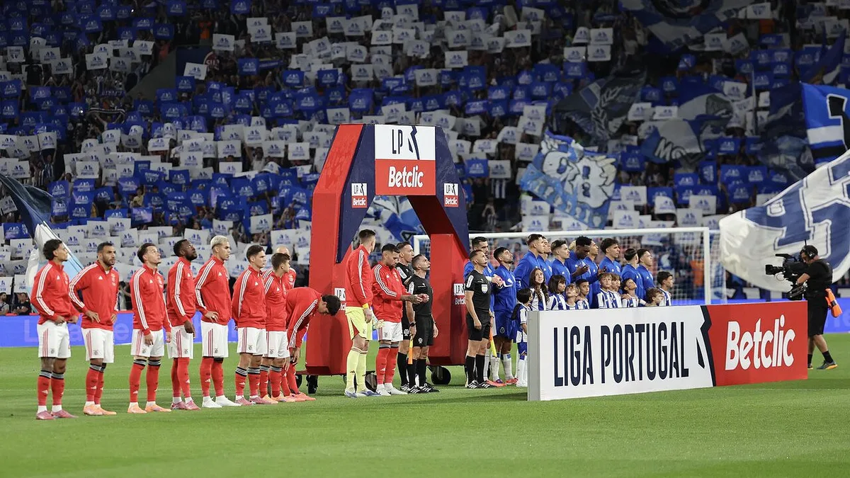 FC Porto x Benfica: Eis os onzes iniciais do primeiro Clássico da temporada