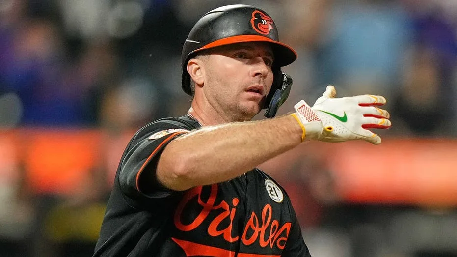 Pete Alonso burns the Mets with game-tying home run as pitcher criticizes fans for giving him curtain call