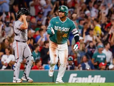 Willson Contreras hits 3-run homer, Red Sox outlast Giants 6-4 in Rafael Devers' return to Fenway