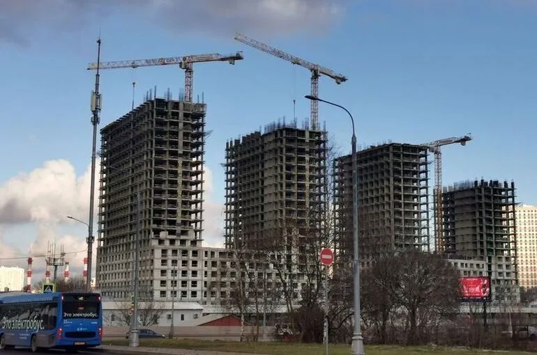 РИА Недвижимость: Продажи новостроек в Москве упали до ковидного уровня