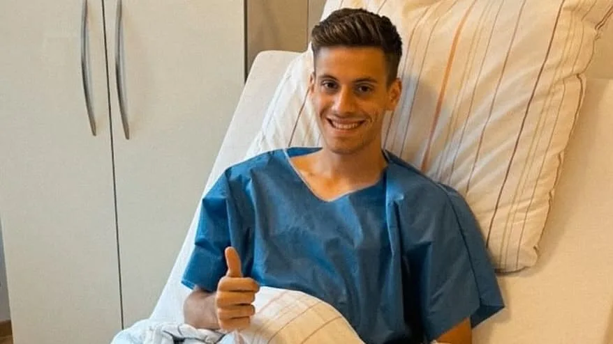OP nach Horror-Verletzung - BVB-Star meldet sich aus dem Krankenhaus