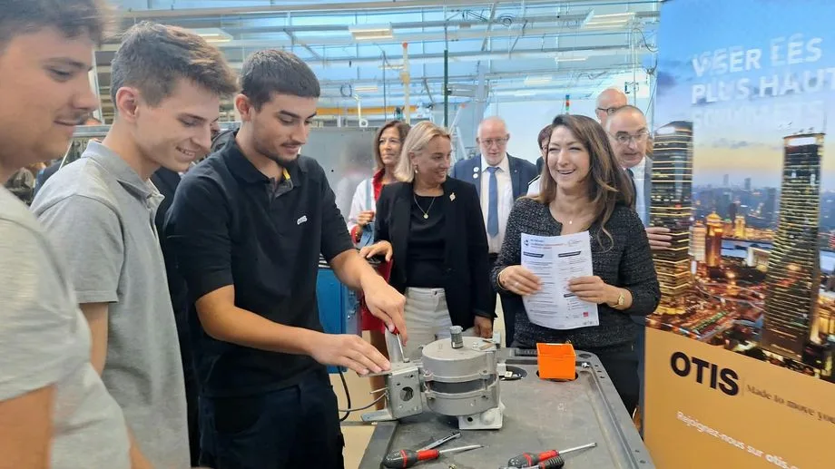 La ministre chargée de l'Enseignement et de la formation professionnelle fait sa rentrée à Clermont-Ferrand