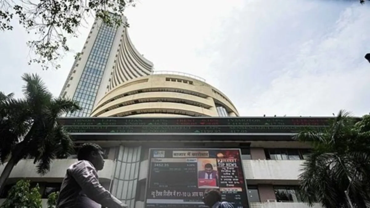 India News Live Updates, 9 October 2026: Sensex up by 430 points despite US green card move, TCS shares rise by over 4%