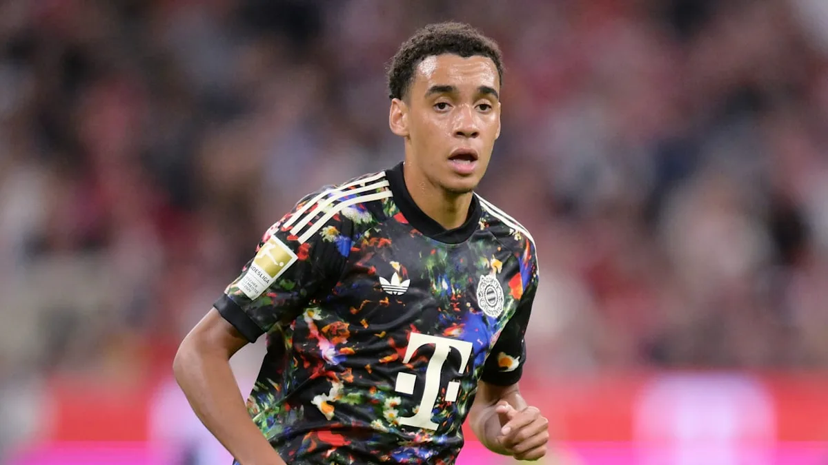 Umstrittenes Wiesn-Trikot! - Fan verwechselte Bayern wegen neuem Trikot!