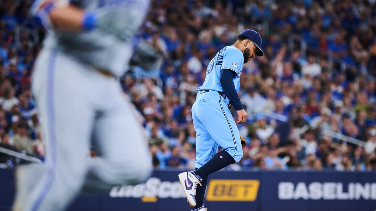 Blue Jays unravel against Royals as wild-card push suffers setback