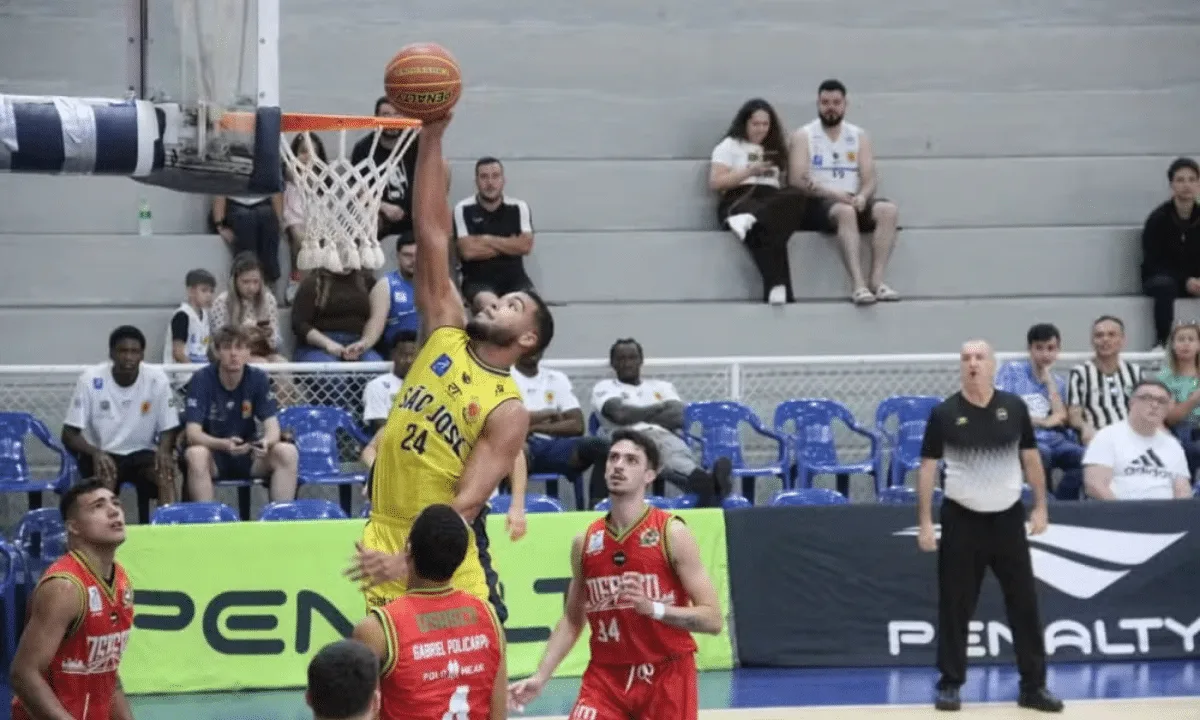 São José faz diferença de quase 70 pontos e vence Osasco no Paulista de Basquete