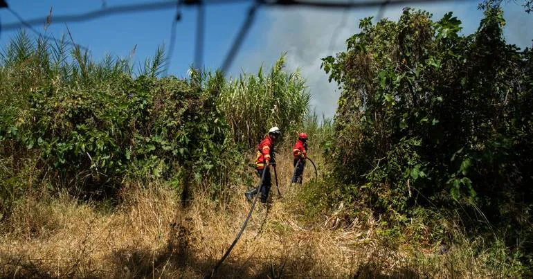 Incêndio em Chaves em fase de resolução