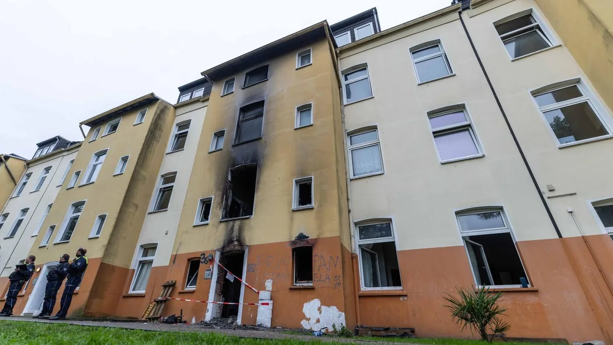 Bochum: Polizei nimmt nach Wohnungsbrand mit drei Toten Verdächtigen fest